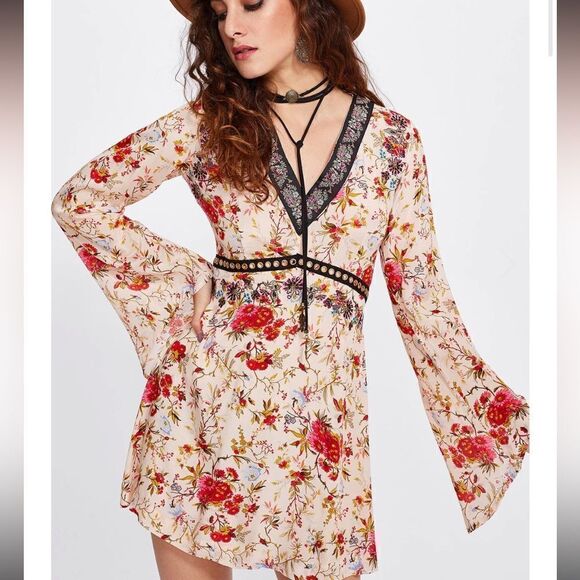 Few Moda New York Boho Floral Print Long Bell Sleeve Dress Size XS - Picture 1 of 12